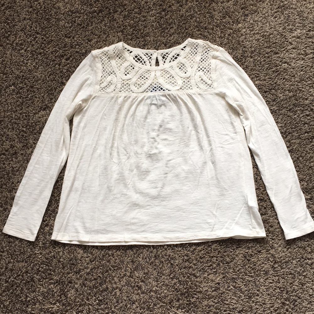 Cream crochet long sleeved shirt  size small NWT.
